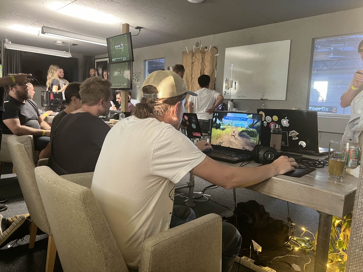 _ProjectSolar_'s tweet image. We had a blast at GGX! A big thanks to all who tried our game and gave us some great feedback!

#ggx #gothenburggamingexperience #projectsolar #ringön #gamingevent #puzzles