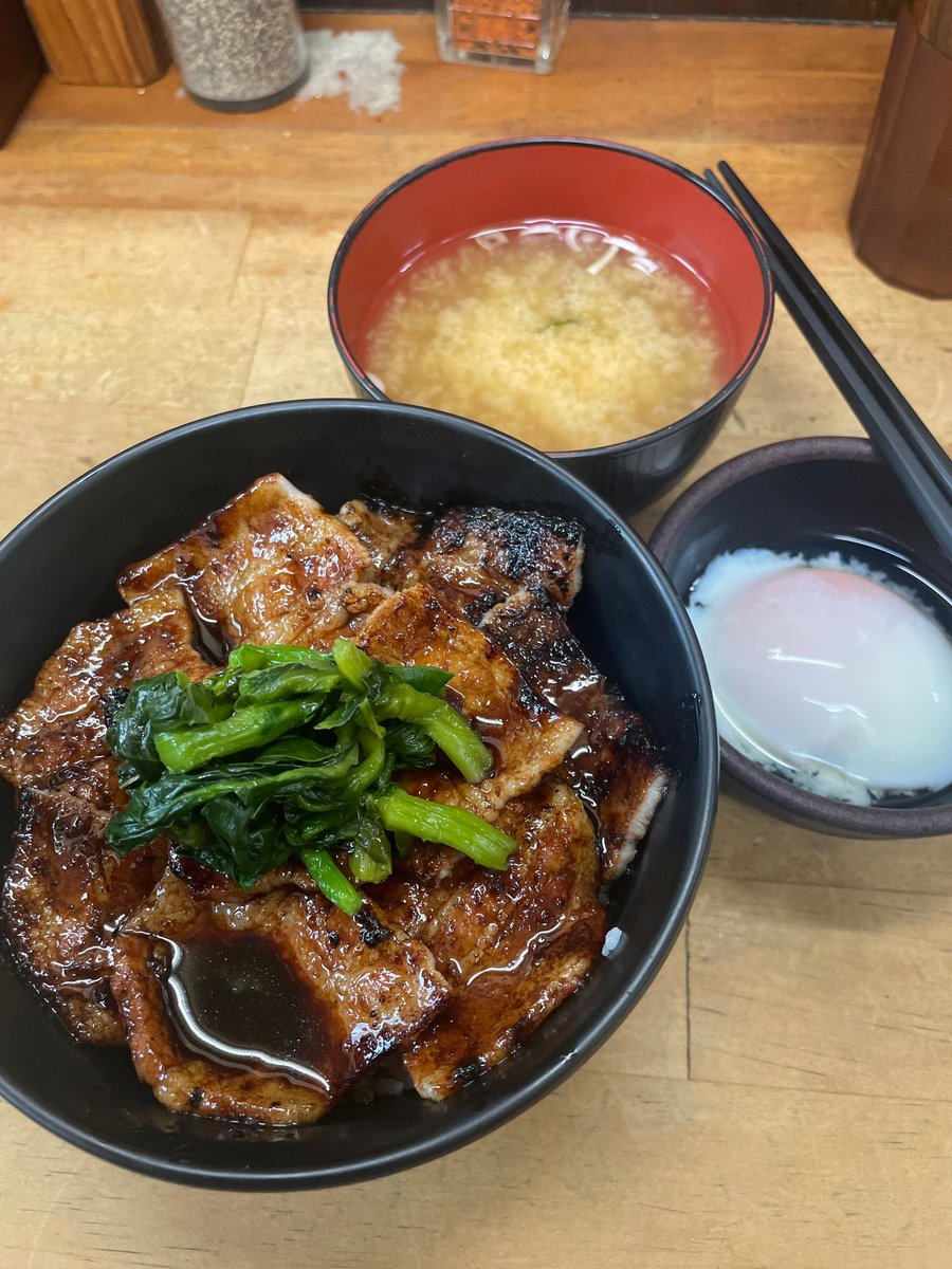 stag_ffxi's tweet photo. 豚大学　美味いな https://t.co/ff6SXUGg2w