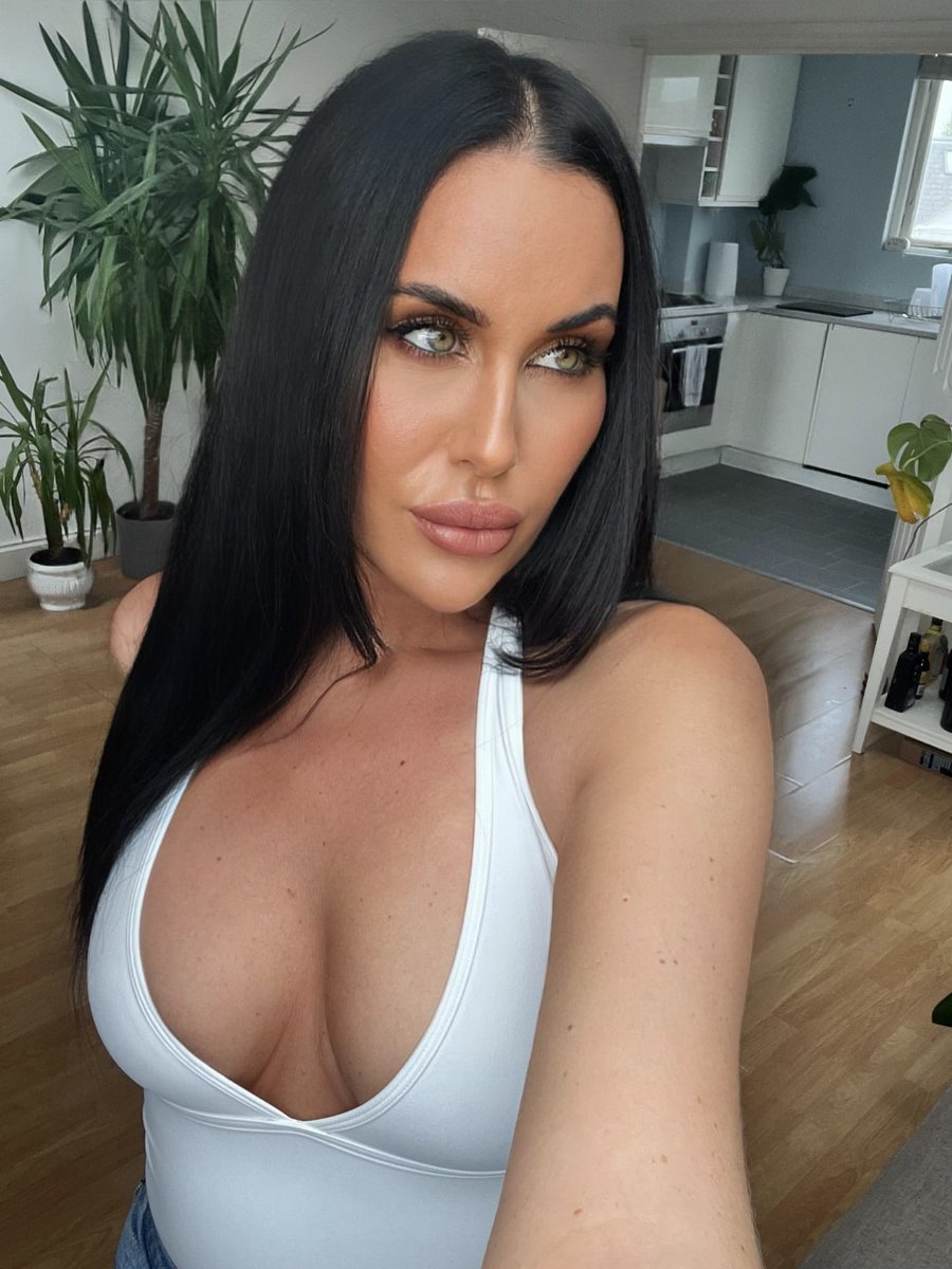 Rach✨ tweet media