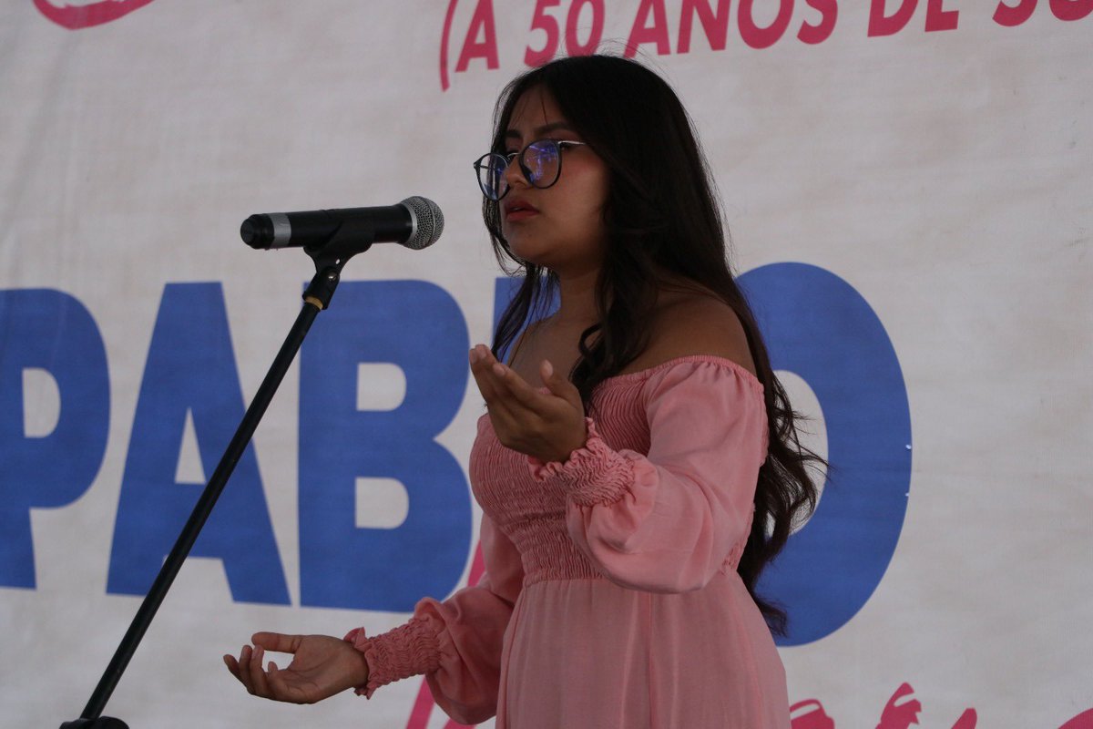 soyaquiles1's tweet photo. Esa bella arma que debe conocer el pueblo
 
Se realizaron 9 concursos de declamación en el estado, en los que participaron niños, estudiantes, universitarios, artistas, obreros, campesinos y colonos. Lograron reunir a más de 400 declamadores

Artículo en: https://t.co/E5AkPpEdSL https://t.co/An5enSchzw