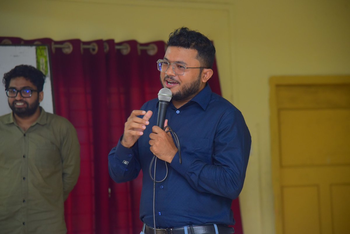 YouthNetGlobal's tweet photo. 2/ The workshop started with insightful opening remarks by Dr. Felix Gerdes, Resident Representative of #FESBangladesh, followed by climate journalist @illiusbd & Kysar Hamid, Executive Director, #YASID. 📢 #JustTransition #COP29 #Chattogram @irmavandueren @FESonline @FESinAsia https://t.co/mxI7L9Cr2H