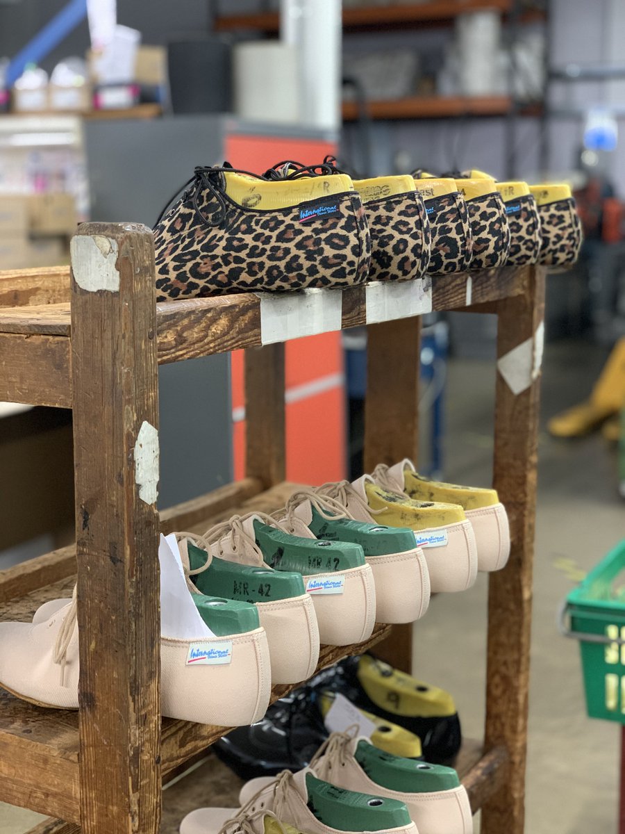 FACTORY SALE DAY! Just a few spaces left for Saturday 5th October if you haven't already booked your spot!

Info &amp; book here: internationaldanceshoes.com/blog/sale-day-…