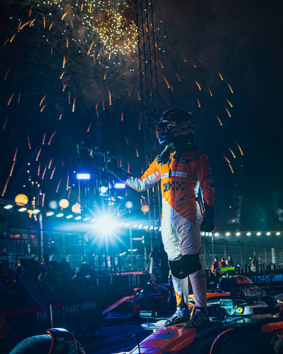 F0URMULA1's tweet photo. “were the fireworks for me?” THEY WERE THIS TIME!!!! https://t.co/Na5Mz4kJQd