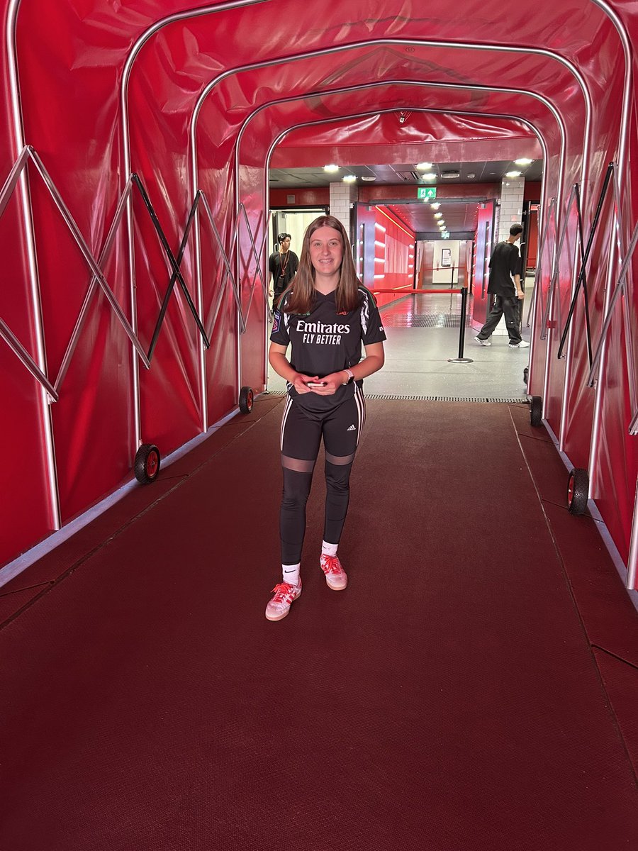 Claire__1980's tweet photo. Stadium tour yesterday, opening match of season, @lexiemae_13 in her element! https://t.co/6GuPv8WKbd