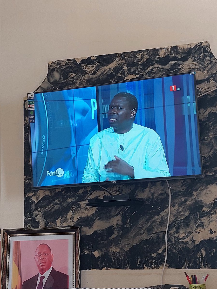 GAYEBara's tweet photo. Me Oumar youm sur la télévision nationale. Émission point de vue. 
Il faut encourager ce pluralisme démocratique dans l'audiovisuel public. https://t.co/L470USB4sw