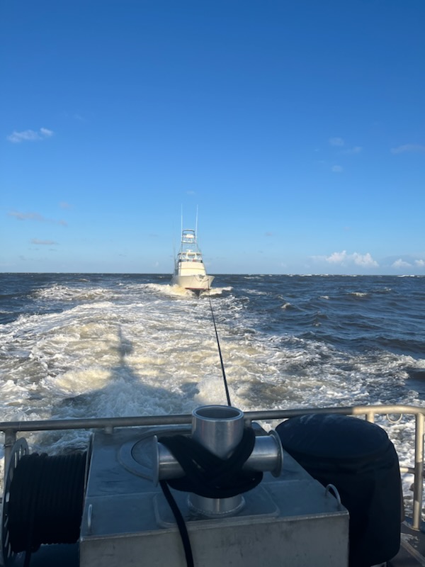 USCGSoutheast's tweet photo. #AncientCity assist! π₯οΈ π A @USCG Station Mayport boat crew assisted a disabled 55-foot boat 2 miles east of #StAugustineInlet.
The Station Mayport boat crew safely towed the boat to the Vilano Boat Ramp. No injuries were reported.
#USCG #Florida #FirstCoast #BoatSafe https://t.co/dxGJw4W0v1