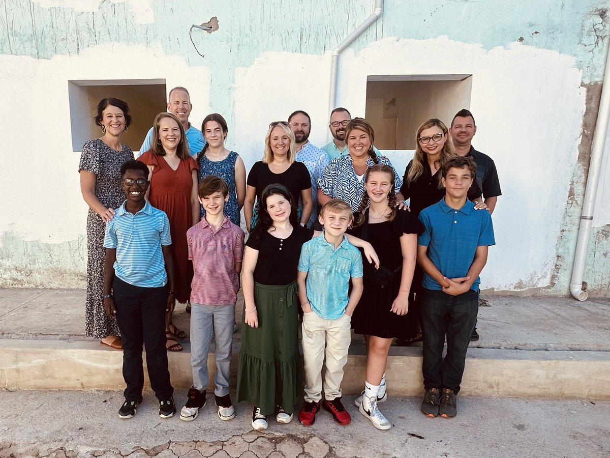 MeganStrange's tweet photo. 🇩🇴 FAMILY MISSION TEAM
Until the whole world hears.
@nsckennesaw #LiveSent https://t.co/NdgIG3f5qi