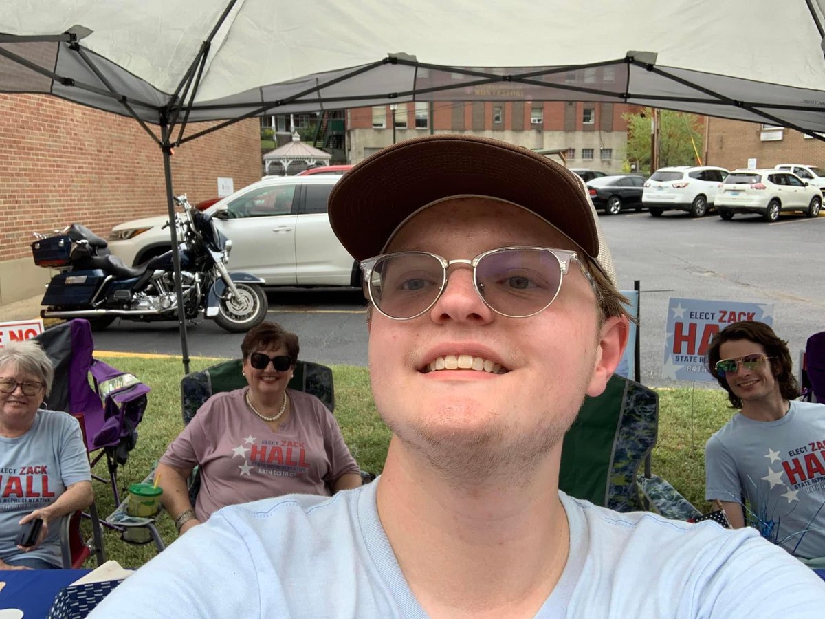 ZackForKY's tweet photo. It’s been a great weekend in the Queen City of the Mountains! Thank you to everyone who stopped by our booth, voiced support during the parade, volunteered with the booth, and walked with us yesterday during the parade! We’re only 44 days from Election Day! #HallForAll #FlipThe84th