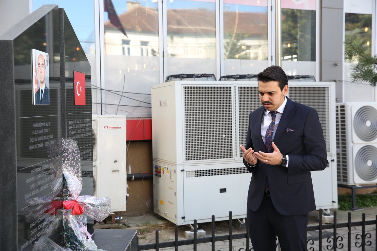 Abdullah Eren tweet media