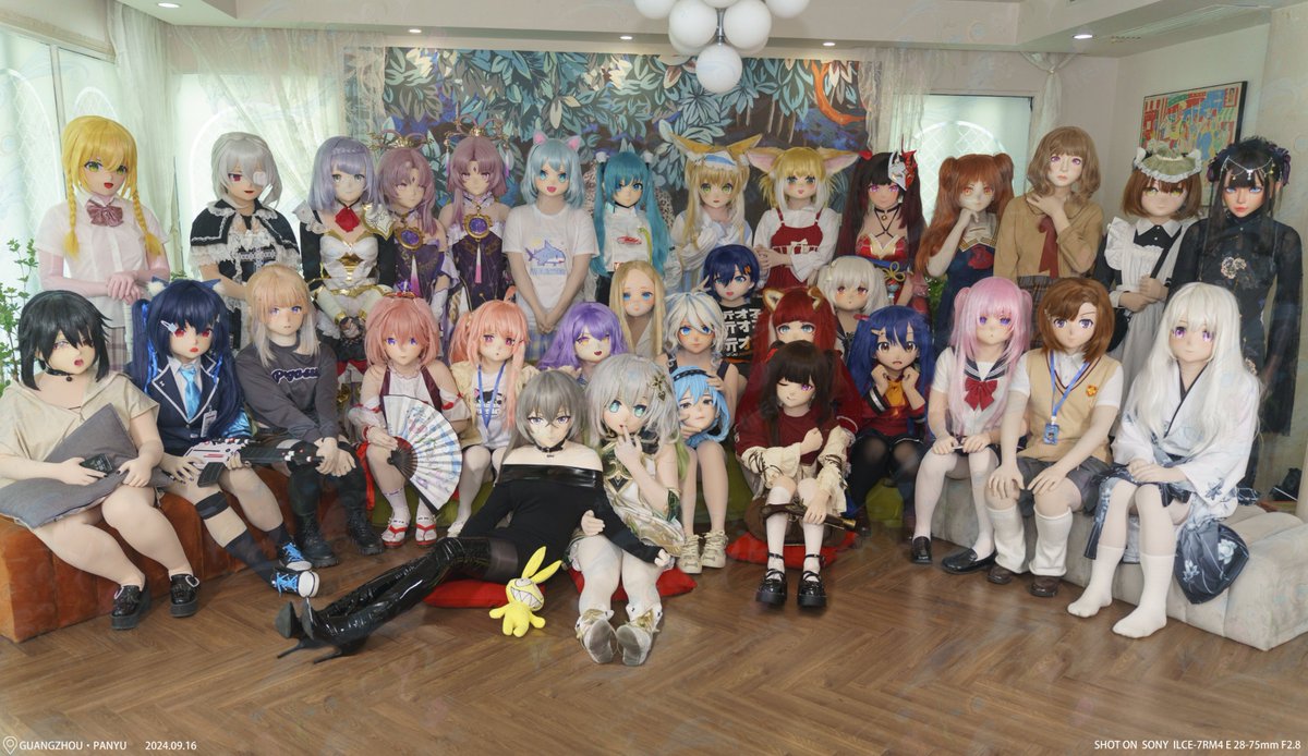 KigFamily 2nd “星海之约”主题娃聚合照第二弹来啦，，，我们是其乐融融，和谐友爱的一个大家子吖~
📸：鸽子 &amp; 奈优 
PS：~鸽老师头壳形态出镜~
#着ぐるみ #kigurumi #KigFamily #KigFamily2nd