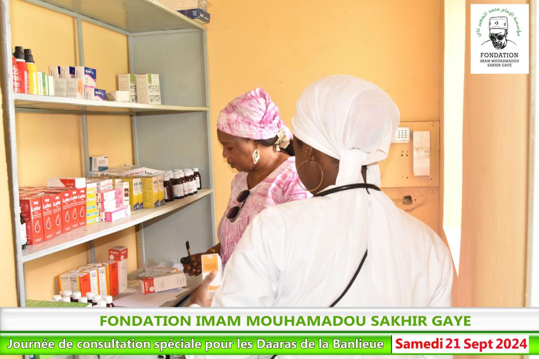 fondationsakhir's tweet photo. Nous avons réalisé 121 consultations, dont 103 en pédiatrie et médecine générale et 18 en soins dentaires 🩺🦷.
Chaque daara a reçu un lot de médicaments antiparasitaires, des antalgiques et antipyrétiques, ainsi que des moustiquaires pour protéger leur santé.
#Communauté https://t.co/EQB31qvFIS