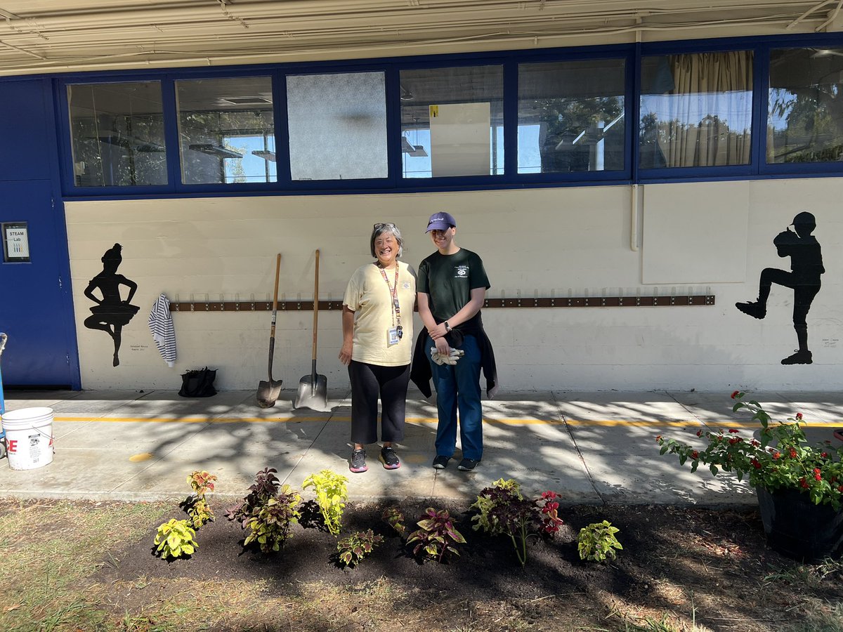 Sequoia524's tweet photo. #beautification  Great Pleasant Hill Community (2nd Grade IB Unit!) Service Day! Thx to the Adamses, the Mims, Lance and Teacher Sam and our Sequoia Community! https://t.co/ti5E5qxfaO