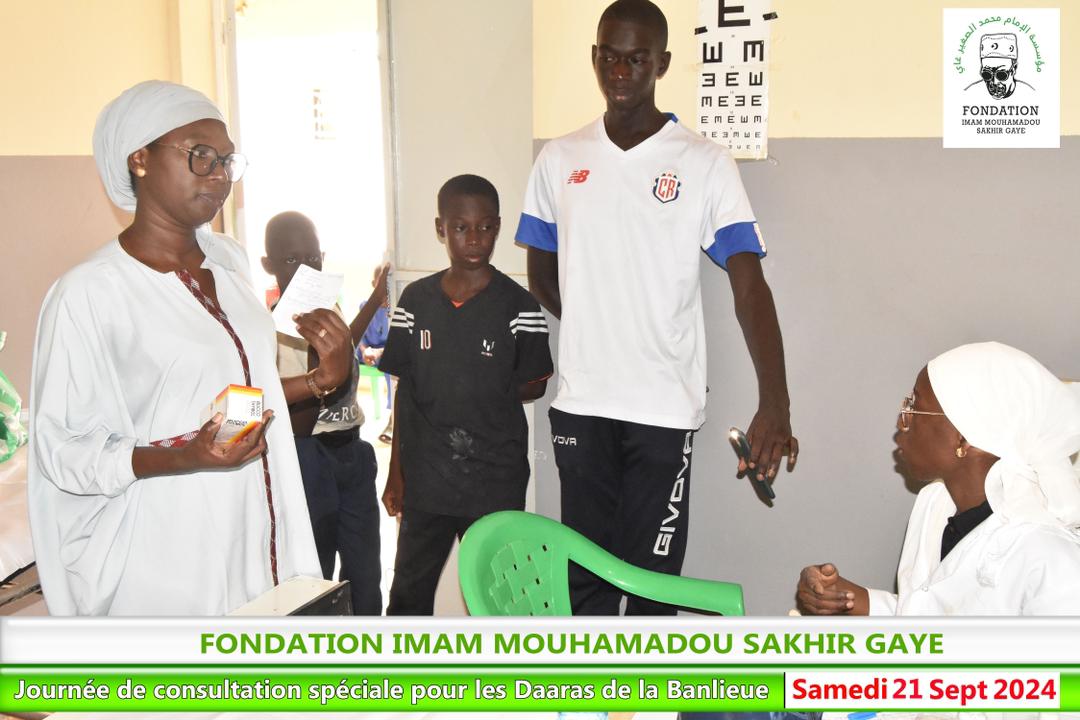 fondationsakhir's tweet photo. Les daaras bénéficiaires
-Daara Imam Demba Gadiaga (Malika)  
-Daara Sayda Coumba Sene (Malika)  
-Daara Bâbu Sa'âda (Yeumbeul Nord)  
-Daara Imam Sakhir Gaye  
-Daara Khady Amar  
-Daara Momar Issa Lô (Yeumbeul Sud)
Merci à nos partenaires et bénévoles pour leur engagement 🙏🏾 https://t.co/E5PRKM8lKf