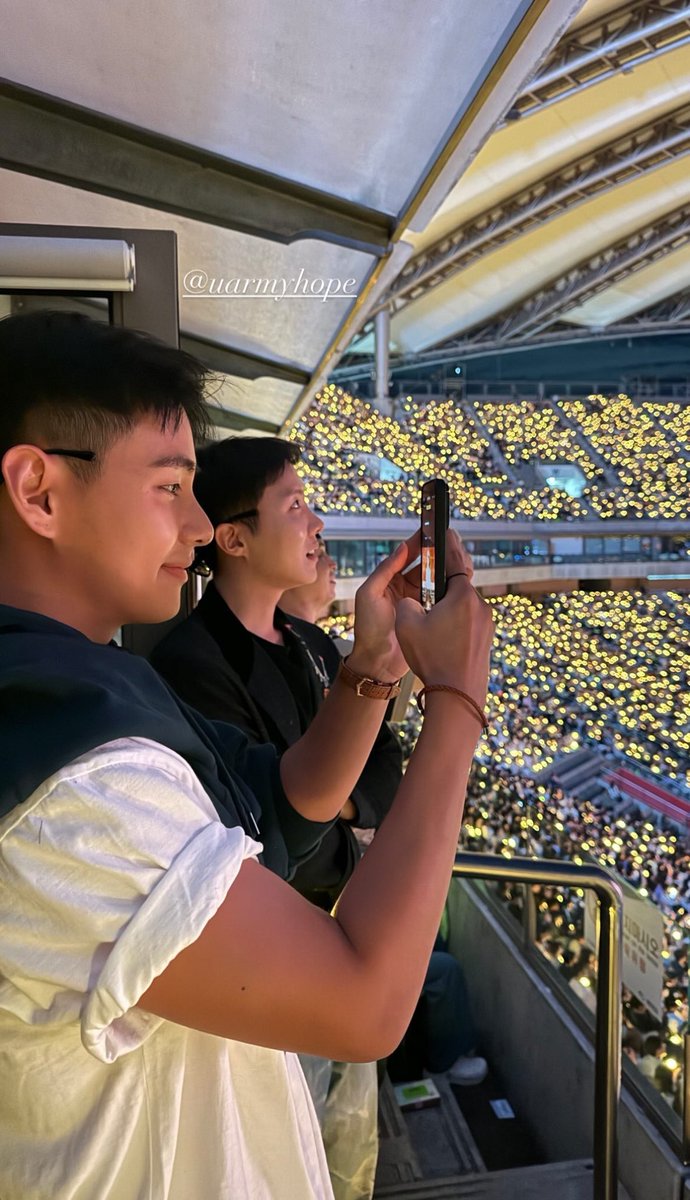 tetebilover's tweet image. MY PARENTS ARE BACKKKKK