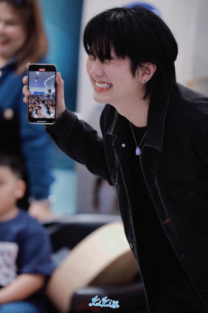 kikibuibuii's tweet photo. hope you can feel happiness 💙 Always smile happily 😬
Build Wearing Denim
@JakeB4rever 
#RBSJackRusselXBuild
#BuildJakapan
#Beyourluve https://t.co/dNS6nPFO2z