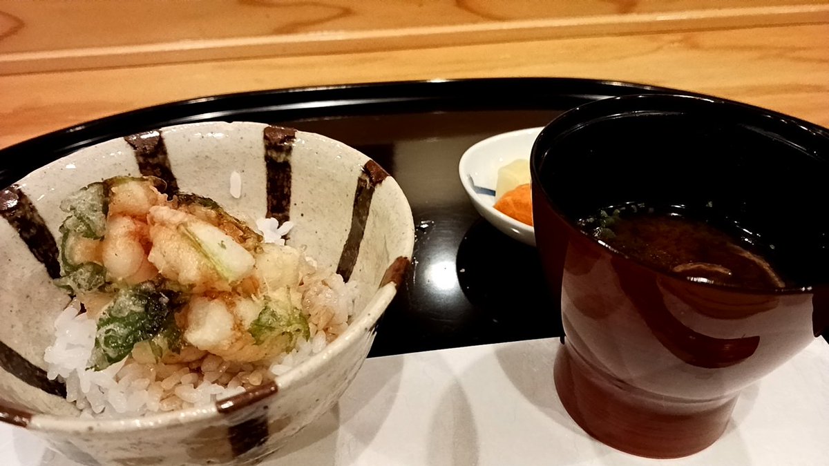 Ringonatu's tweet photo. お土産は鬼怒川温泉駅近くのバームクーヘン。昨日の夜は少し🍶もいただきました。

明日は年寄りの用足しなどして、明後日から仕事がんばろ！

#HACHIYAバームクーヘン
#HACHIYA https://t.co/MCmY1JBMbz