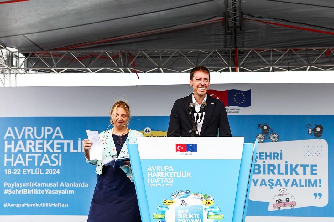 EUDelegationTur's tweet photo. The closing ceremony of the #EuropeanMobilityWeek, which is celebrated w/the theme "#SharedPublicSpaces", took place today in Üsküdar Square w/the participation of Deputy Head of @EUDelegationTur Jürgis Vilčinskas & President of @TBB & Mayor of @municipalityist @imamoglu_int🇪🇺🇹🇷 https://t.co/f4BeOQyT7v
