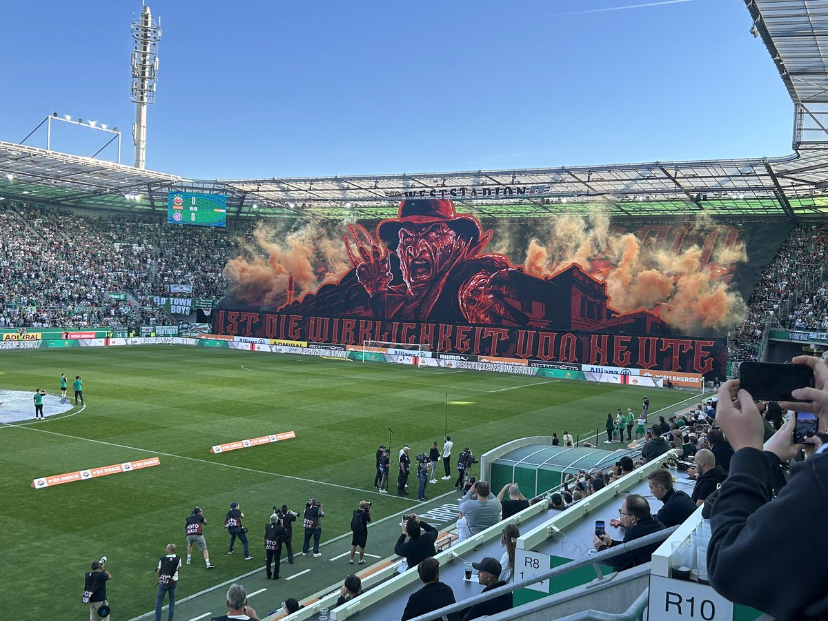 skrapid's tweet photo. Ankick in wenigen Augenblicken: @SkySportAustria und @ORF 1 übertragen live! 

#SCR2024 #WienerDerby #SCRFAK #skrapid https://t.co/fFBk9dtmNh