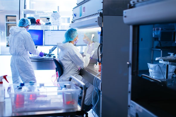 MayoRegMed's tweet photo. Explore the latest in #RegenMed research to repair damaged cartilage in the hip and knee. Join experts @Sarianl, Jacob Sellon, M.D., and Brennan Boettcher, D.O., for this and more @MayoClinic RegenBio Summit 24 this December in Florida.
https://t.co/jemapnDsGe https://t.co/ErqbW24Uz4