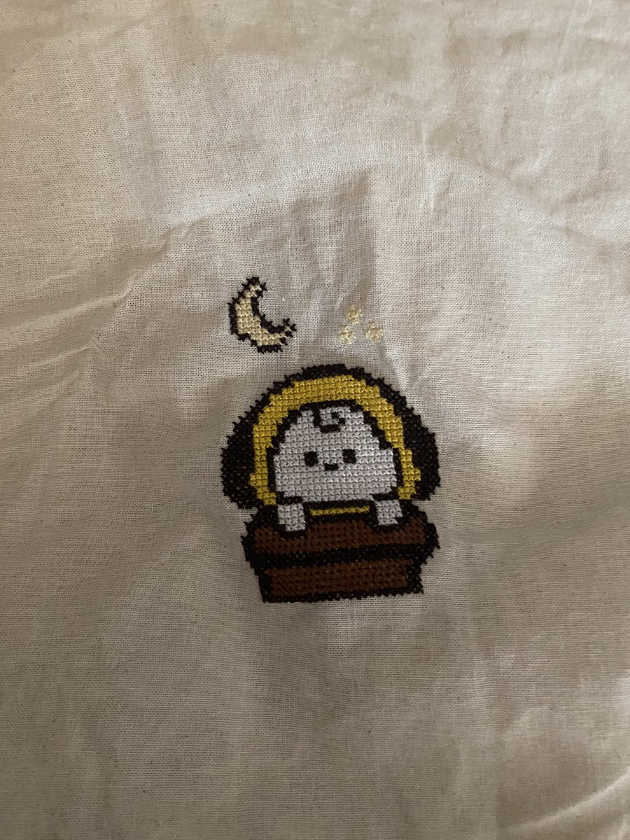K-popers de mis amores, necesito vuestra ayuda. 

Por motivos de salud llevo mucho tiempo de baja y muy pillada de dinero. 

Así que he empezado a hacer estas bolsas de tela por encargo. 

A las 10 primeras les regalo el envío. 

¿Me ayudaríais a difundirlas?

#BTS #BT21