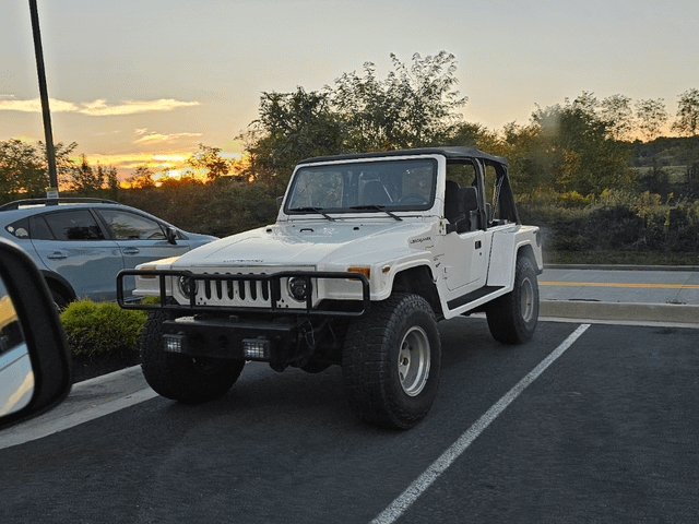 John7Kim's tweet photo. Landrunner spotted in the wild. https://t.co/VEzsanUCR0 https://t.co/zQafFezZ4T