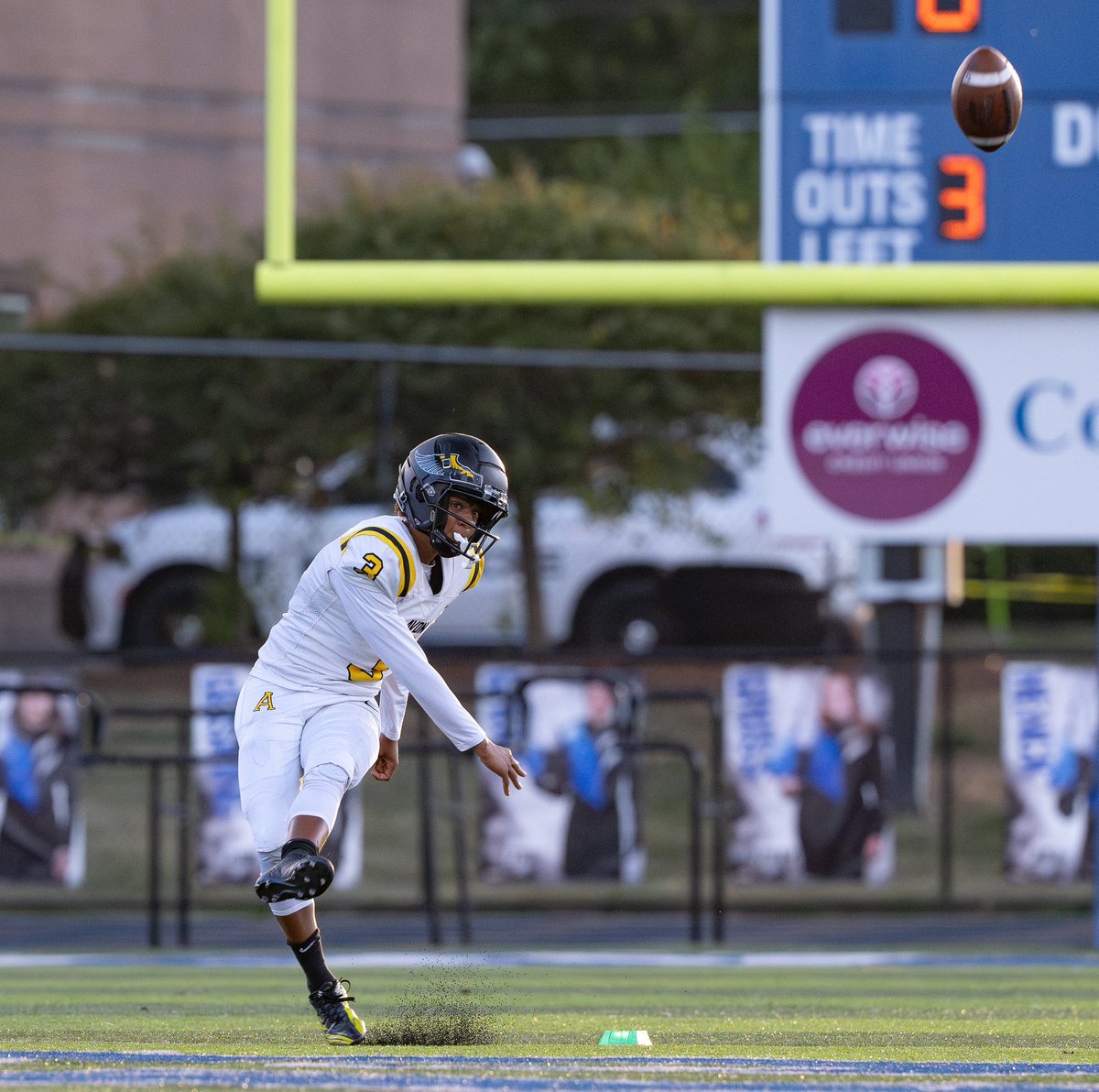 TimothyPaciorek's tweet image. Honored to help my team any way that I can. @Orioles_AD @AvonFBOrioles @RobGibsonHC @Coach_GerberII @fbcoachjmayo @coachbrad54 @KevinMcGrath482 @RyanJBallou #defendthevalley