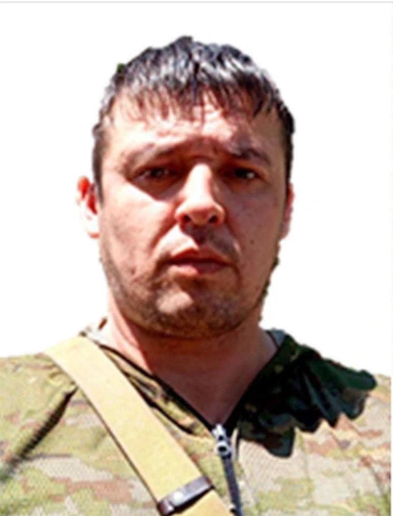 PLuWex's tweet image. Этот парень — пример мужества и героизма! При отражении вражеского контрнаступления он был ранен, но смог спасти нескольких наших штурмовиков. Оказал им медпомощь и вынес в безопасное место, продолжив бой. Когда враг отступил, эвакуировал и передал их медикам

Россия —это я!💪