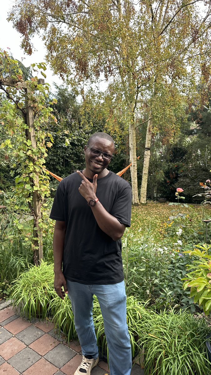 TontonVert's tweet photo. Son Excellence Abdou Touré est arrivé au Pays-Bas 🇳🇱 cet après-midi pour participer au World Congress Future #GreenCity . 
Tonton Vert est attendu comme speaker pour présenter au monde l’initiative sénégalaise #QuartierVertChallenge 
👇
https://t.co/yY0oiMEls7

#FGC2024 https://t.co/7ZOjWv691n