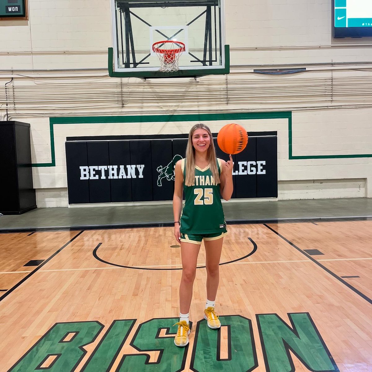 Ally Thomas tweet media