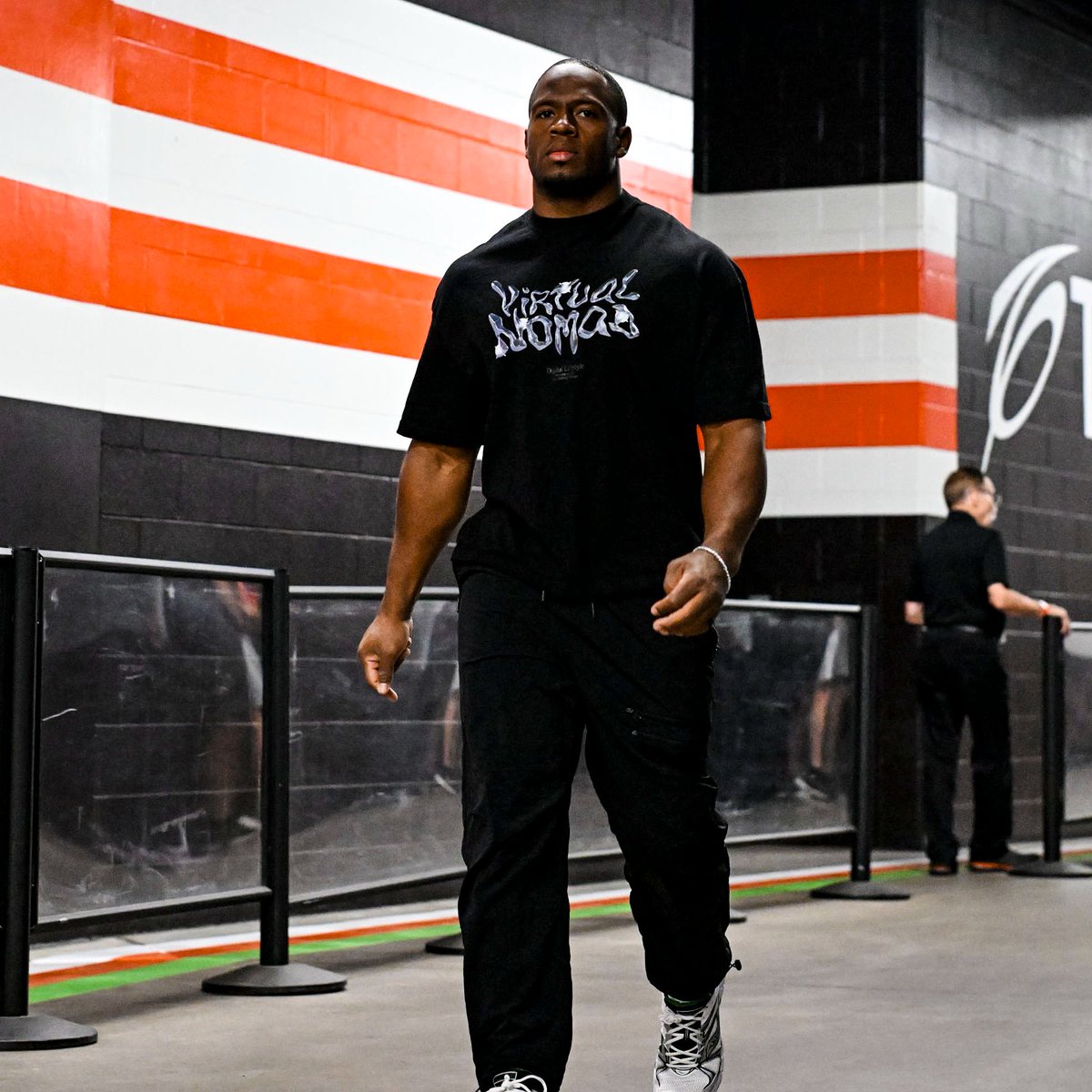 Browns's tweet photo. entering the bat cave https://t.co/IRVZEAZAt5
