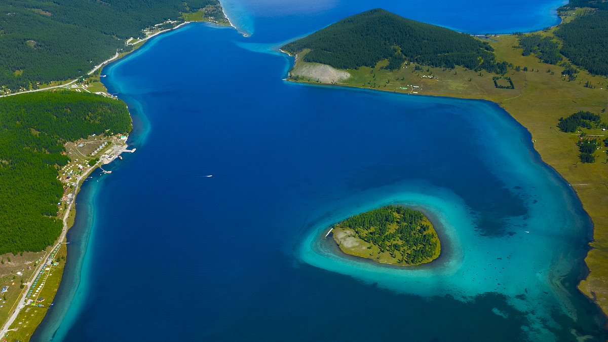 'It's Hawaii, Iceland and Canada all in one': Photographer's eye-opening images and videos of Mongolia show why Lonely Planet named it the world's best country to visit in 2024 dlvr.it/TDXz9n