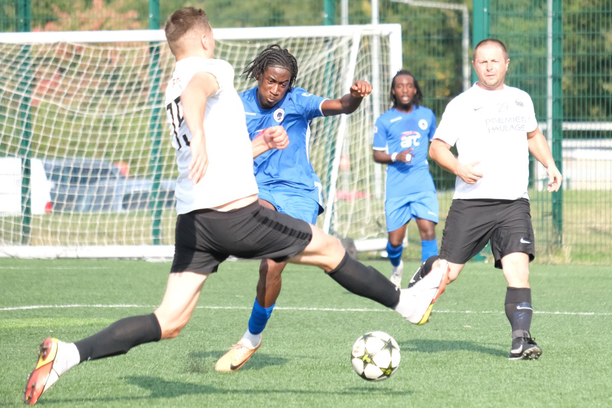 Photos from Fc Petrocub 0 <a href="/stowfcreserves/">Walthamstow Reserves FC</a> 2 in the <a href="/EssexAllianceFL/">Essex Alliance FL</a> yesterday. Full set here: facebook.com/media/set/?van…