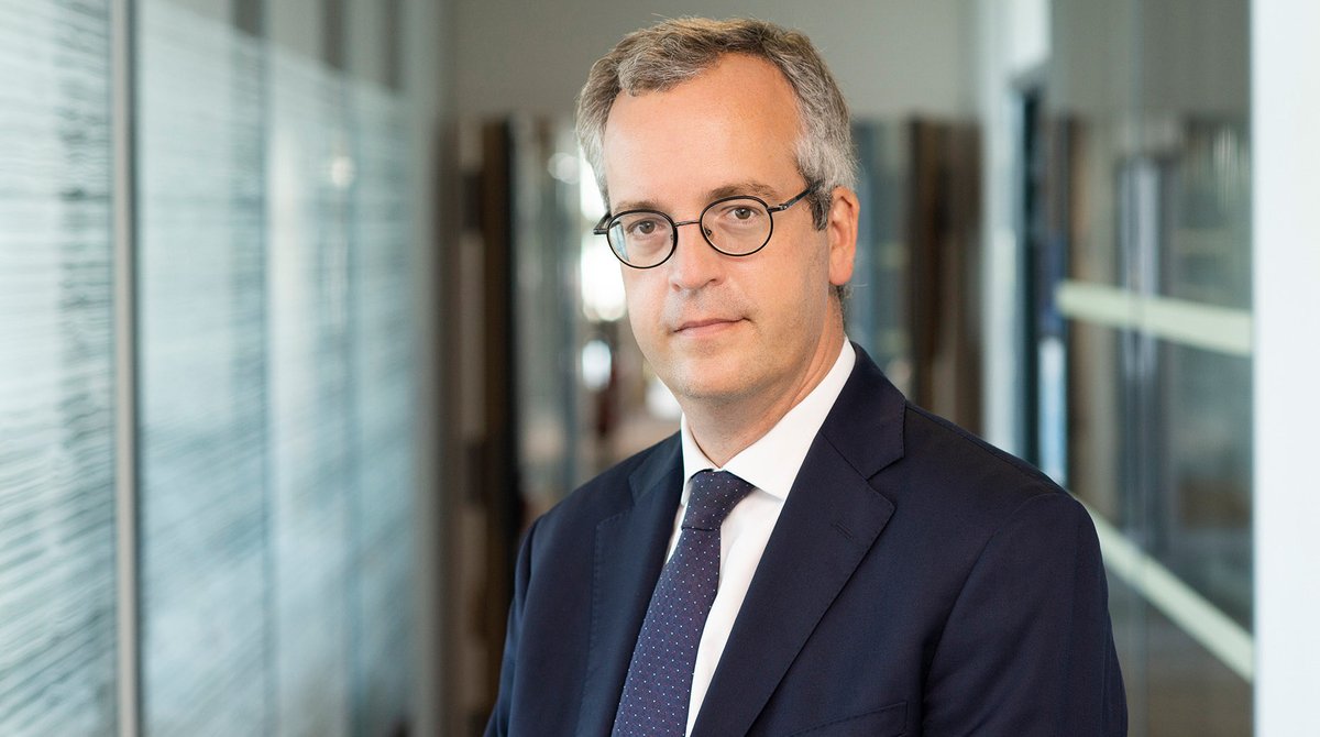 InfirmierSteph's tweet image. Aucune des personnes en photos ci dessous n’a fait quelque chose pour faire revaloriser ,ni même l’évoquer ou le prôner pour les AMI infirmiers gelés depuis 2009
Sont ils « copain comme cochon » ?
Les faits vont dans ce sens
Un parmis ceux là dit même qui faut pas demander!
Qui ?