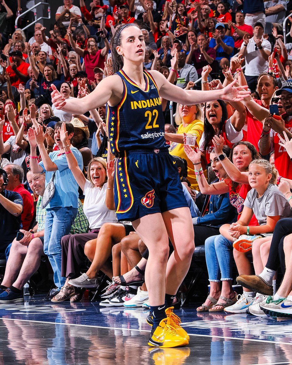 Caitlin Clark...

🏆 AP All-WNBA First Team
🏆 AP Rookie of the Year (unanimous)
🏆 AP All-Rookie Team

is her.