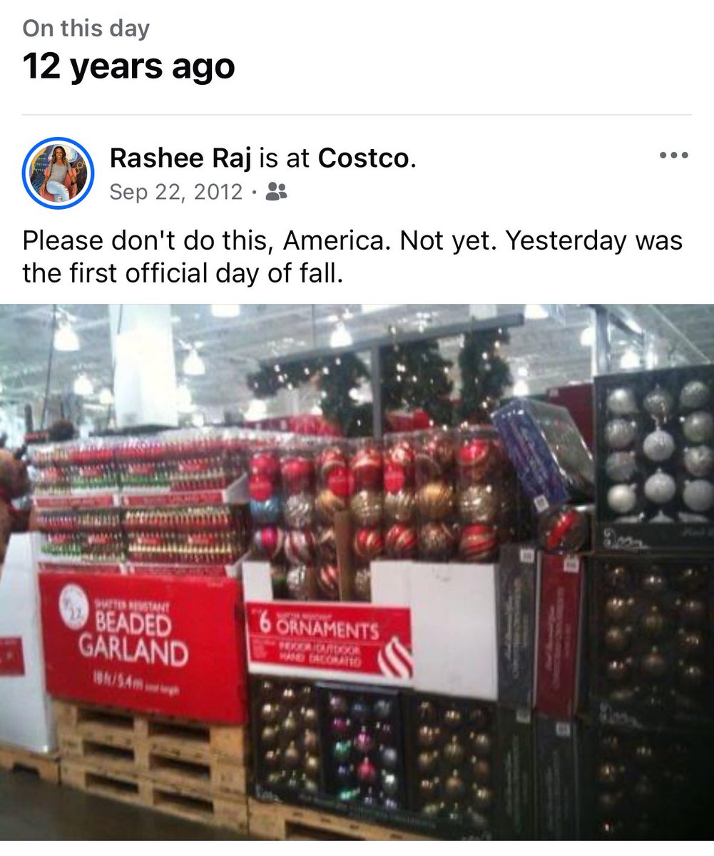 rasheeraj's tweet photo. Today’s edition of vintage Facebook status update reminds us of a time when Christmas season started in late September, not on Labor Day: https://t.co/0yEWWR2AeQ