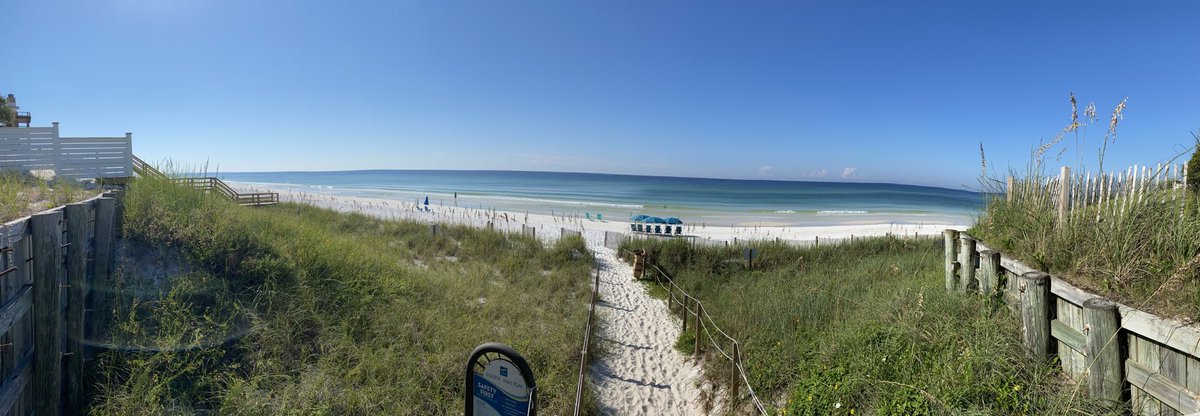 jrc1224's tweet image. Busy day at Blue Mountain beach ⁦@BobbyWilson1004⁩.  Stay hydrated!