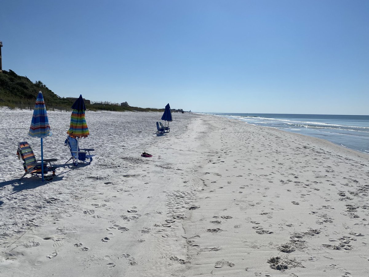 Busy day at Blue Mountain beach ⁦<a href="/BobbyWilson1004/">Bobby</a>⁩.  Stay hydrated!