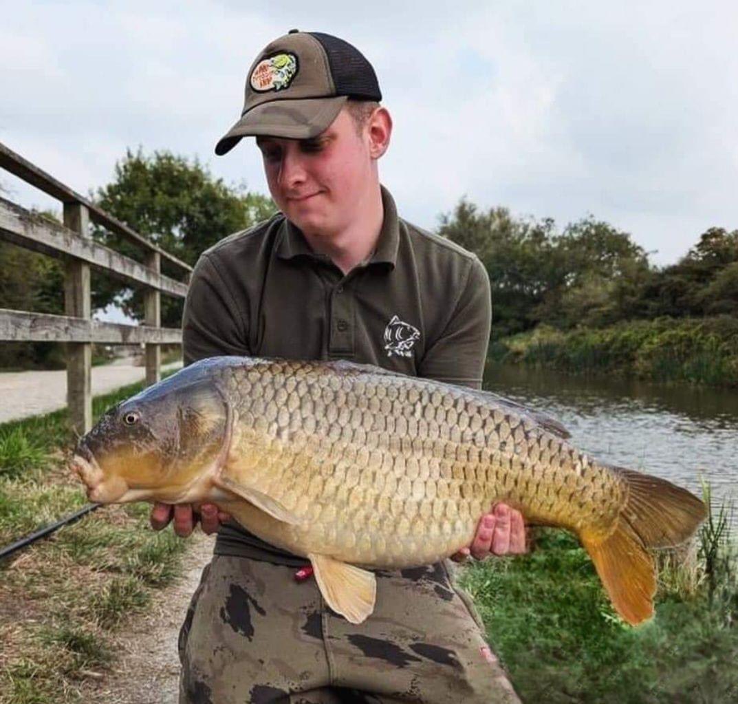 jph_carping's tweet photo. Wow.. first canal carp and it’s bang on 20lb 🤩🎣
#canalcarp #carpfishing #carpfishinguk https://t.co/dbaLUTKews