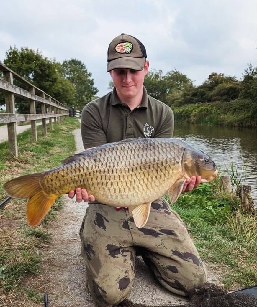 jph_carping's tweet photo. Wow.. first canal carp and it’s bang on 20lb 🤩🎣
#canalcarp #carpfishing #carpfishinguk https://t.co/dbaLUTKews