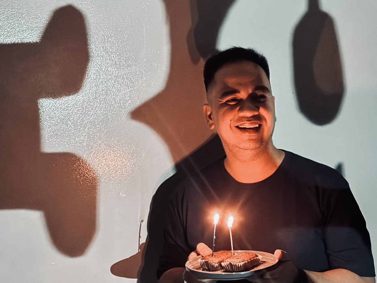 SNRaro's tweet photo. Grateful for another year of growth, love, and amazing people in my life. Here’s to 39 and beyond! #ShrwinAt39 🎂✨

📸 @jayedwardgarcia https://t.co/NtHqIfEc5s