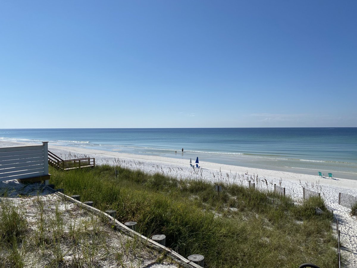 jrc1224's tweet image. Busy day at Blue Mountain beach ⁦@BobbyWilson1004⁩.  Stay hydrated!