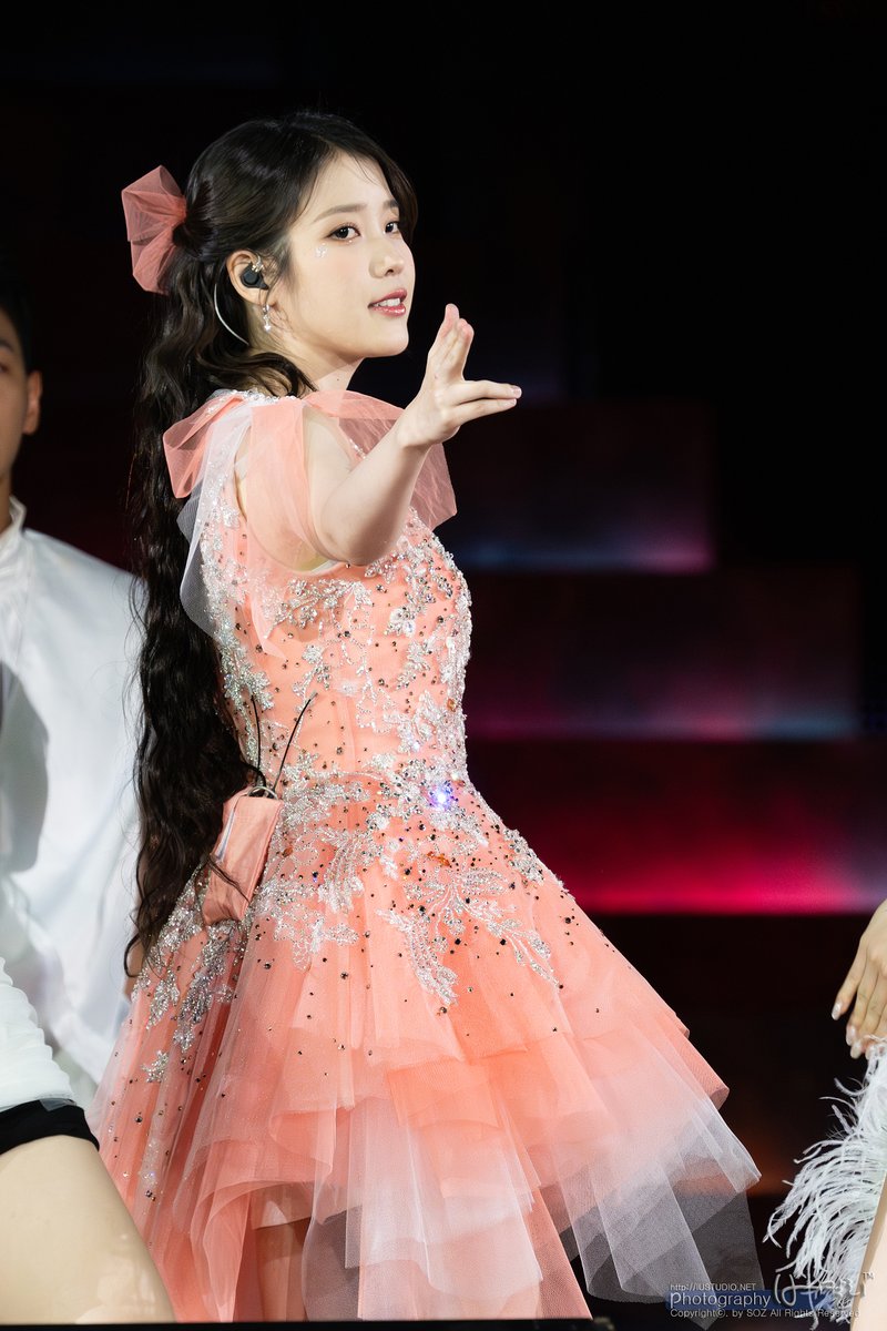 bercali's tweet photo. 어제 아이유님.. #아이유 #IU #THE_WINNING #HEREH_ENCORE https://t.co/EAXJqMNkfn
