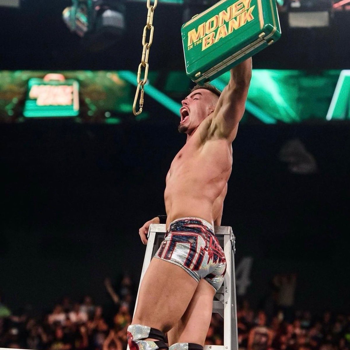 _Theory1's tweet image. Less than 3 years🚀
-2x United States Champion (Youngest)
- Mr. Money in The Bank (Youngest)
-Elimination Chamber Winner
 (Probably the Youngest)
-WWE Tag Team Champion
🅰️👇🏼