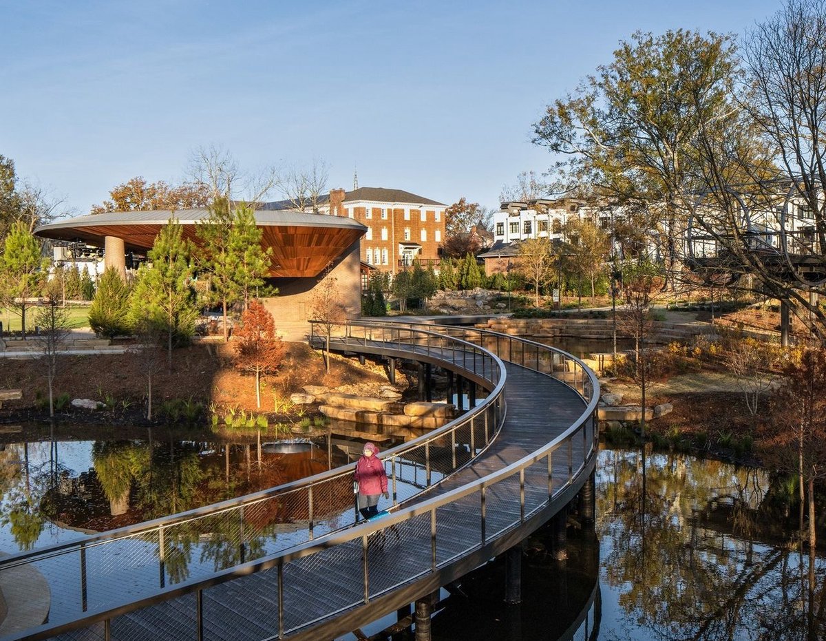 themayton's tweet photo. 🍂 Happy fall, Cary! 

Photo: Downtown Cary Park

https://t.co/tDW8rYYpvU

#cary #carync #visitcary #downtowncary #caryliving #visitraleigh https://t.co/WlCcN2xMS8