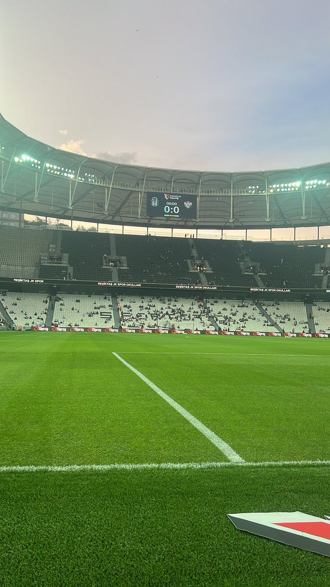 hayri96's tweet photo. 📸📸

 #BJKvEYP https://t.co/NMuOUIWgIE