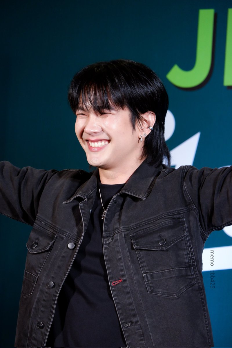 Big smile 😁😁😁

Build Wearing Denim #RBSJackRusselXBuild #BuildJakapan 
<a href="/JakeB4rever/">BIU.</a>