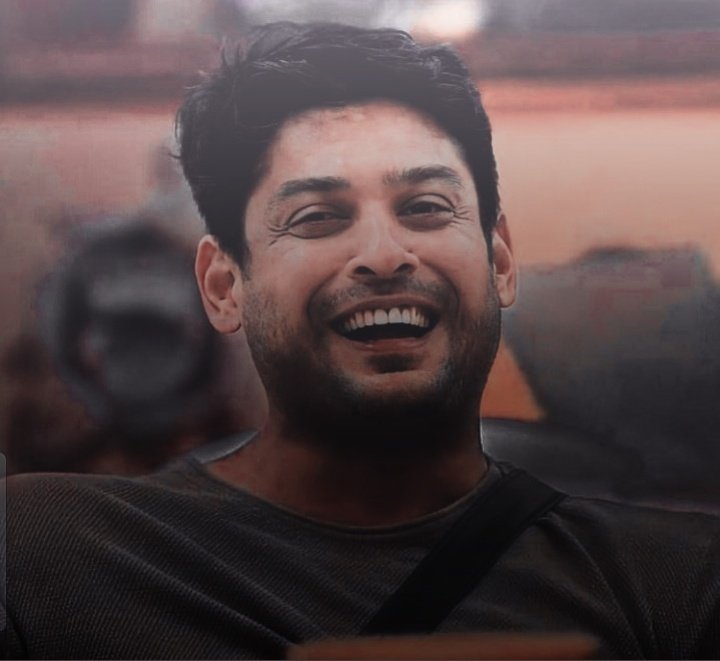 crumble_flake's tweet photo. Missing you .... Always in our hearts❤️ 
#SidharthShukla 
#SidharthShukIaLivesOn
#sidhearts https://t.co/xs8Ne3P3br