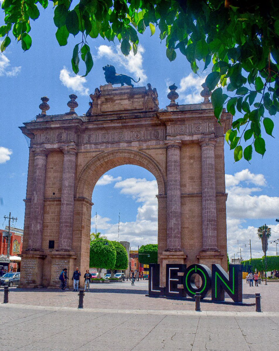 guanajuato's tweet photo. Ven a #León 🦁 y conoce sus maravillosos e históricos lugares, además no te puede faltar probar su deliciosa gastronomía 🤩. https://t.co/LF71reKThV