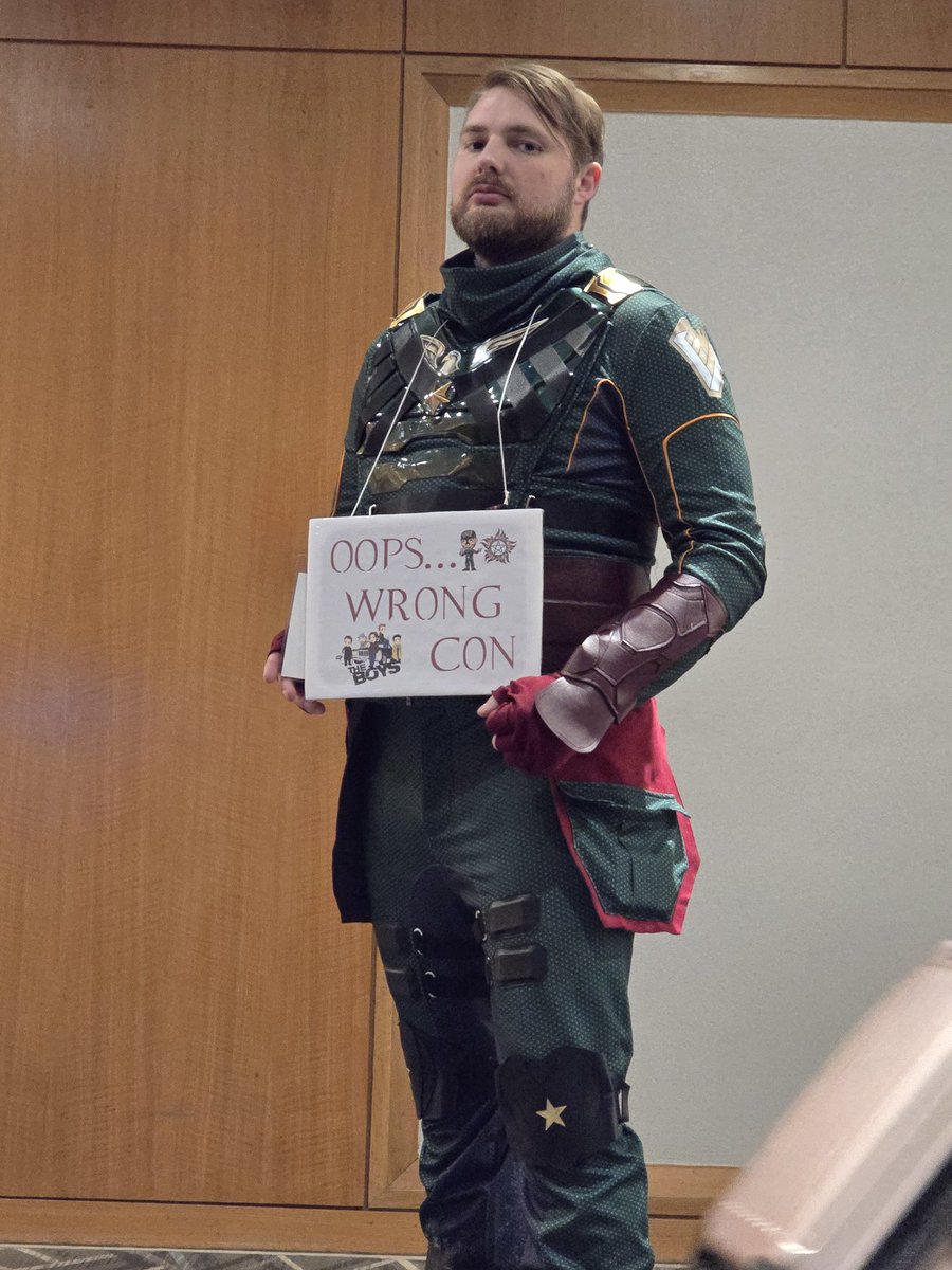 Abbyroadd's tweet photo. OMG...L❤️VE this!!! Check it out, @JensenAckles @TheBoysTV
#spndc #soldierboy #SupernaturalSunday #cosplay #TheBoys #WrongCon https://t.co/UuJqIKJqG9