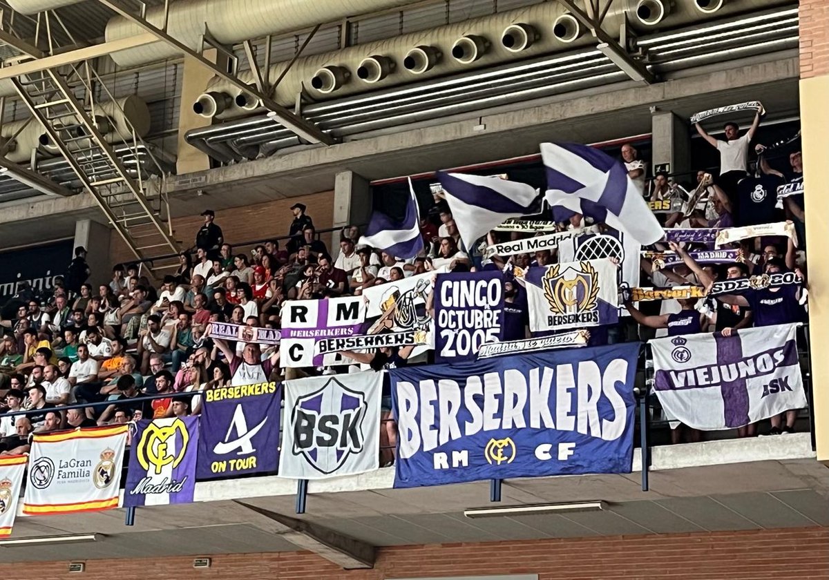 BerserkersRMCF's tweet photo. Esta vez no pudo ser, después de 6 seguidas se escapó la final de la Supercopa.
Es solo una piedra en el camino, estaremos al lado de nuestros jugadores toda la temporada intentando ayudar a conseguir más éxitos.
Gracias a todos los desplazados por dejarse la voz los 40 minutos. https://t.co/IZT429h3eF
